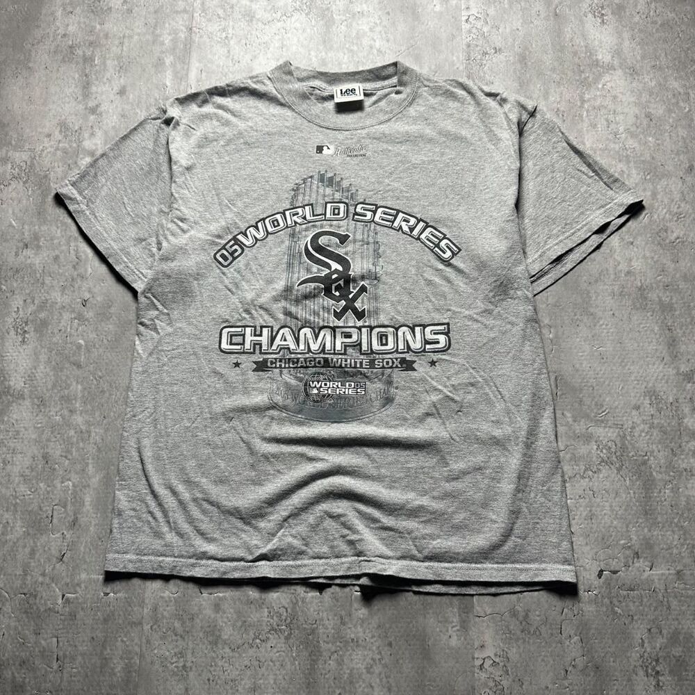 Lee Men's Grey T-shirt
